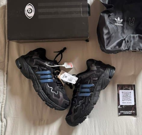 Adidas x Bad Bunny Response "Negro" de Adidas