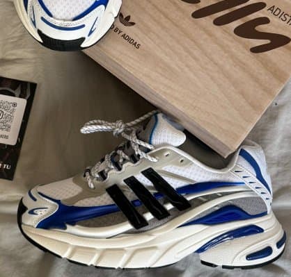 Adidas "Jellyfish" Azul de Adidas