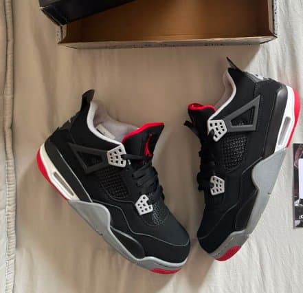 J4 "Bred 2019" de Jordan