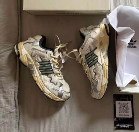 Adidas x Bad Bunny Response "Blanco" de Adidas